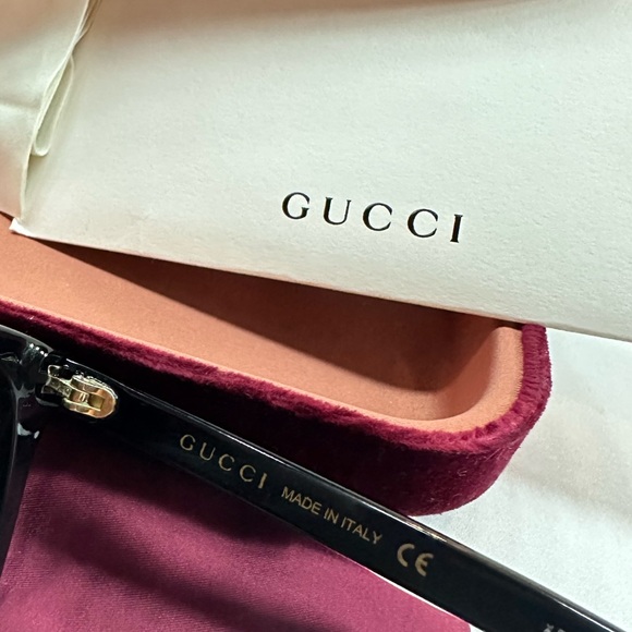 Gucci Sunglasses - Picture 3 of 5